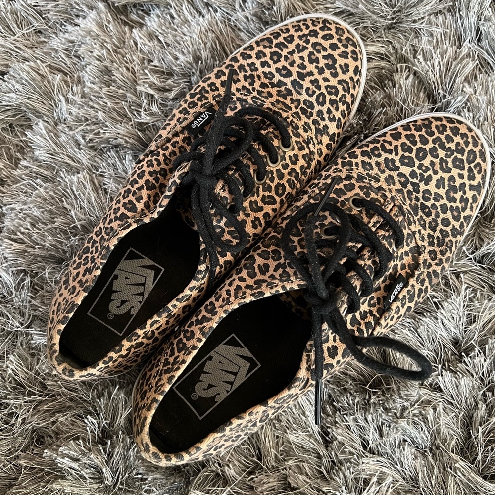 Leopard print canvas vans. Great condition - Picture 2 of 7